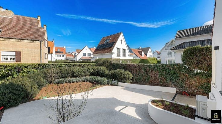 A superbly located, fully renovated semi-detached house in D
