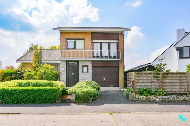 Te renoveren woning op aantrekkelijk hoekperceel te Hooglede