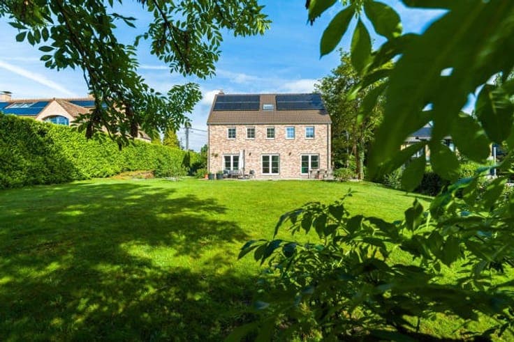 A true favourite just steps away from Lake Genval