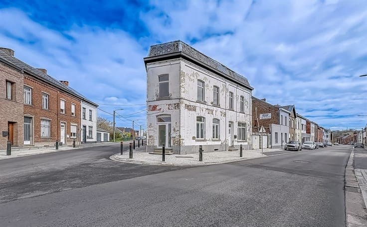 ENSEMBLE DE 2 MAISONS AVEC 2 GARAGES