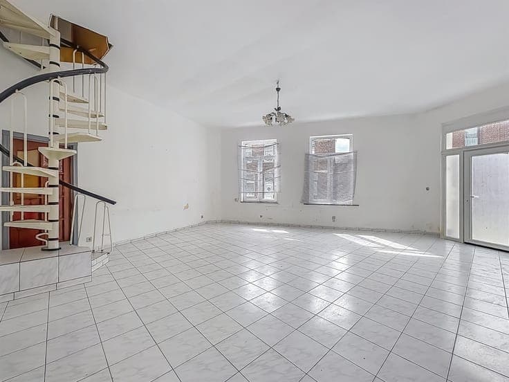 ENSEMBLE DE 2 MAISONS AVEC 2 GARAGES