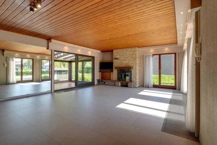 150 m² Single-Storey Villa in Kortrijk Next to Kinderland