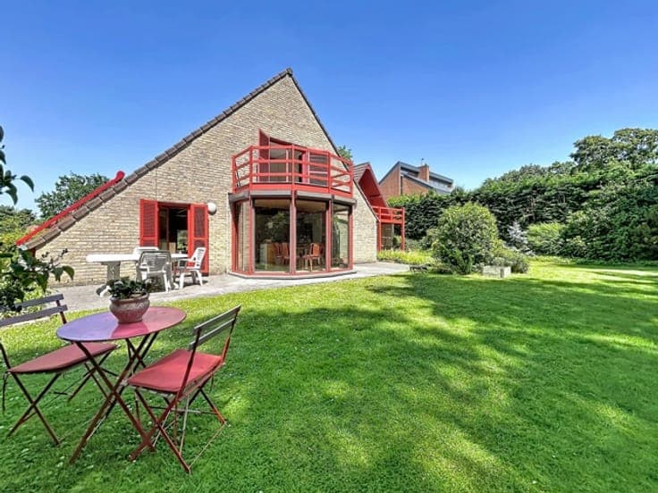 Limal - Spacious villa +-220m², 3 to 4 bedrooms + prof space