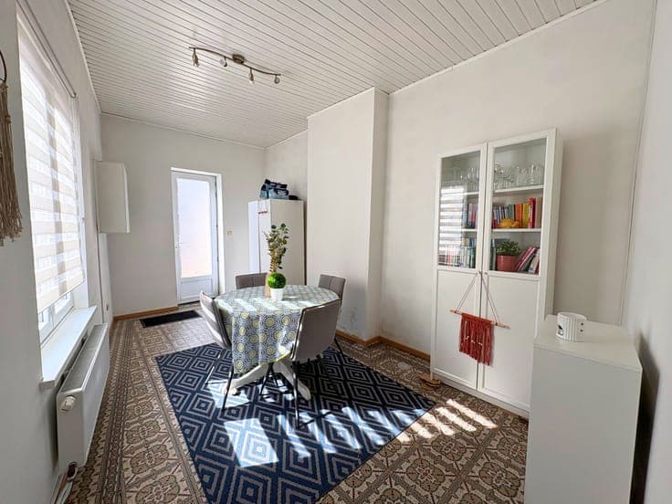 Maison 3 façades idéal pour investir à Lodelinsart.