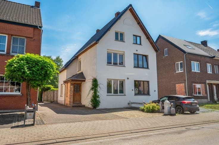 Recent gerenoveerde woning met 4 slaapkamers en ruime tuin
