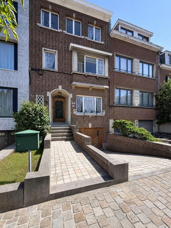 Spacious House with Garden