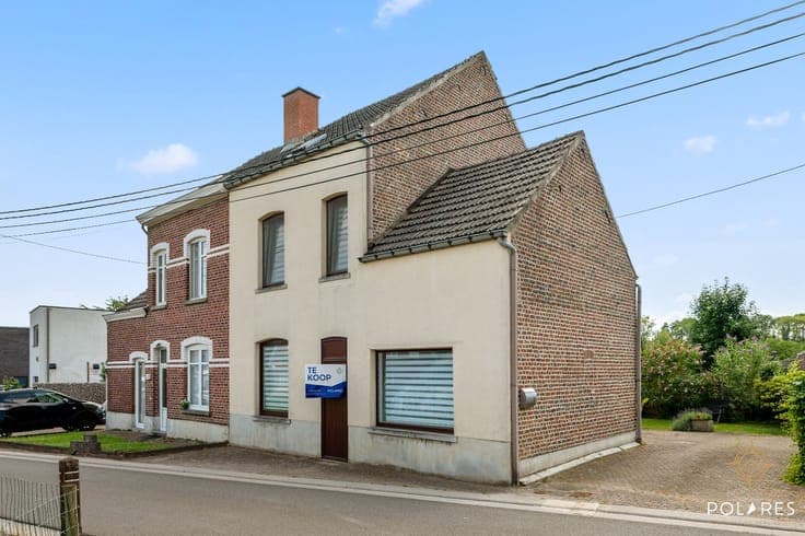 Ready-to-move-in home with expansion possibilities in a pri