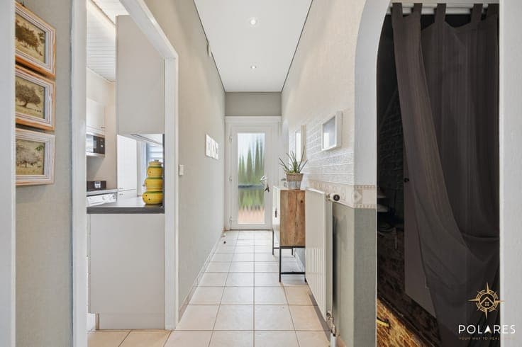 Ready-to-move-in home with expansion possibilities in a pri