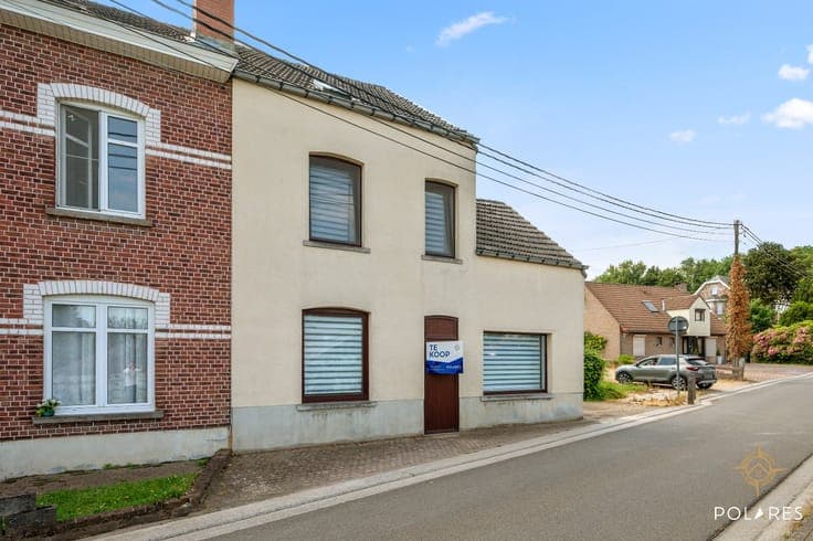 Ready-to-move-in home with expansion possibilities in a pri