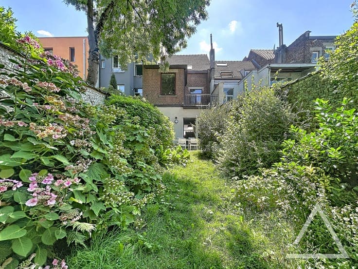 Beautiful Single-Family House with Garden and Terraces