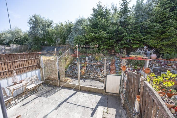 Te renoveren woning met 3 slaapkamers