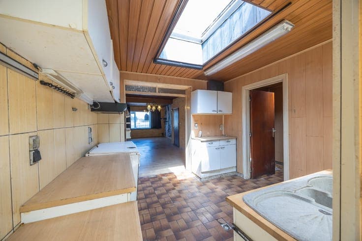 Te renoveren woning met 3 slaapkamers