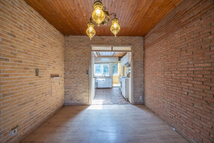 Te renoveren woning met 3 slaapkamers