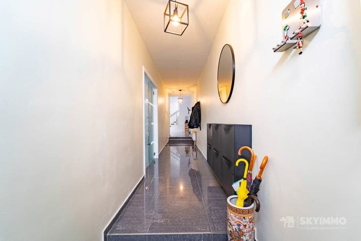 SUPERBE MAISON - 5 CH - ELLE OK - GARAGE ET CÔTÉ EXTÉRIEUR !