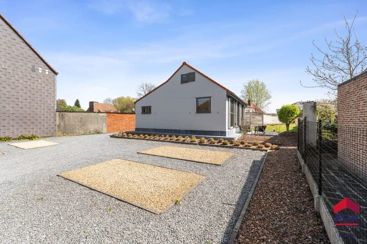 Single-level living possible: recent, move-in ready home