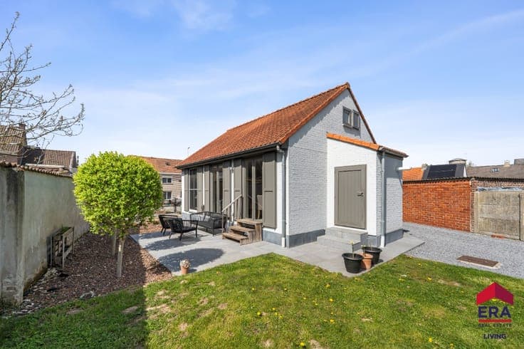 Single-level living possible: recent, move-in ready home