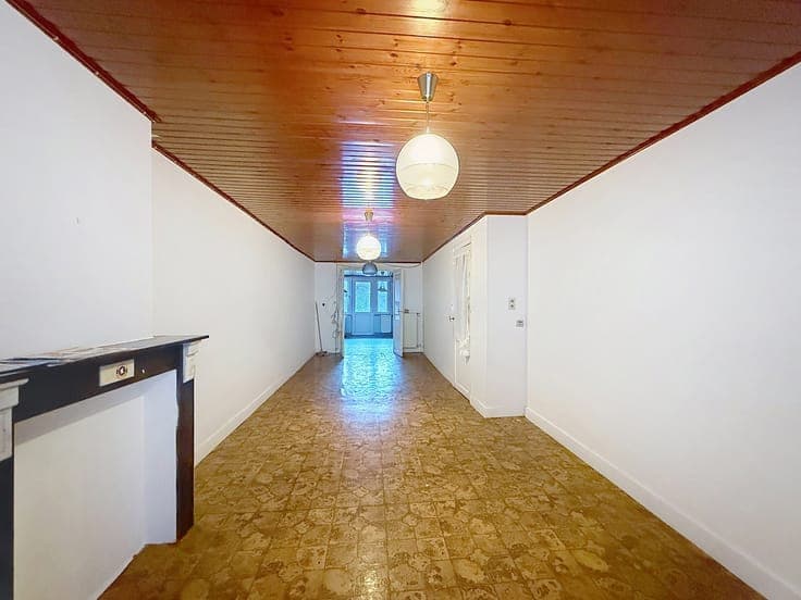 8-Bedroom Family Home + 50 m² Terrace