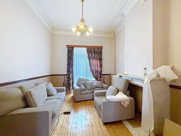 8-Bedroom Family Home + 50 m² Terrace