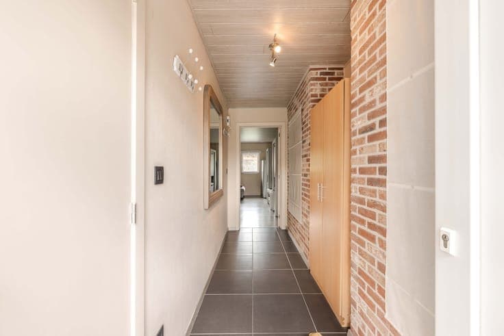 Halfopen woning te Aalter.