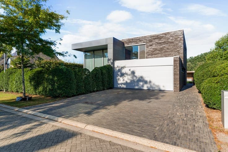 Modern energy-efficient villa with four bedrooms and large garden for sale in Rijkevorsel