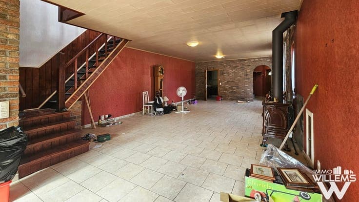 Semi-detached home with 3 bedrooms and double carport