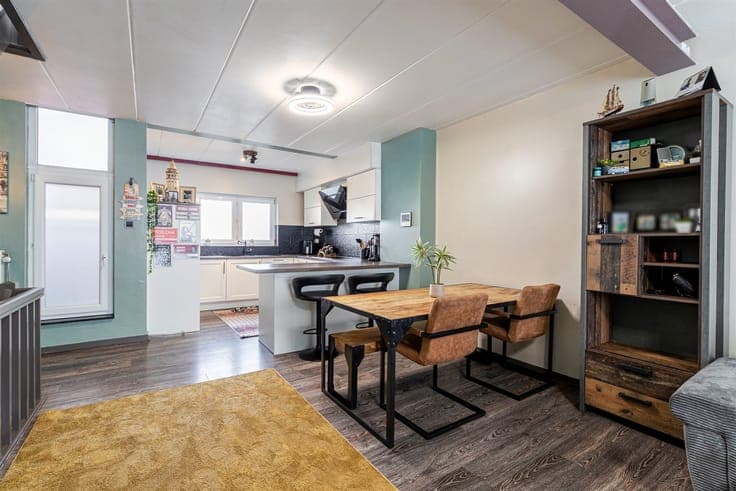 Ruime bel-etage (168 m²) met 2 slaapkamers en terras (10 m²)