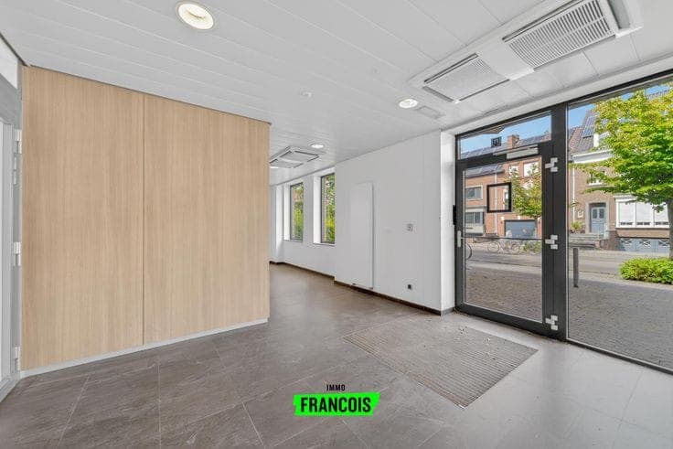 Spacious living in a unique location with endless possibili…