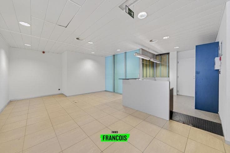 Spacious living in a unique location with endless possibili…