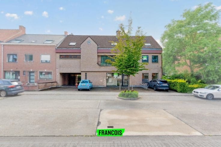 Spacious living in a unique location with endless possibili…
