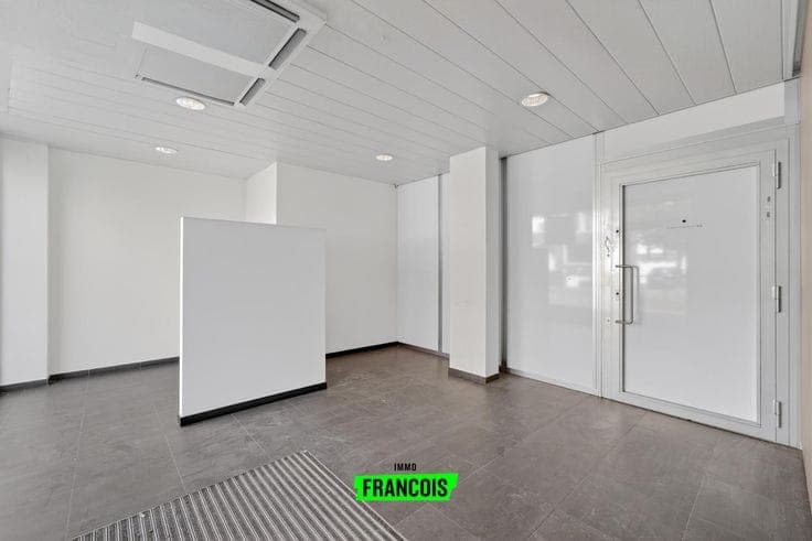 Spacious living in a unique location with endless possibili…