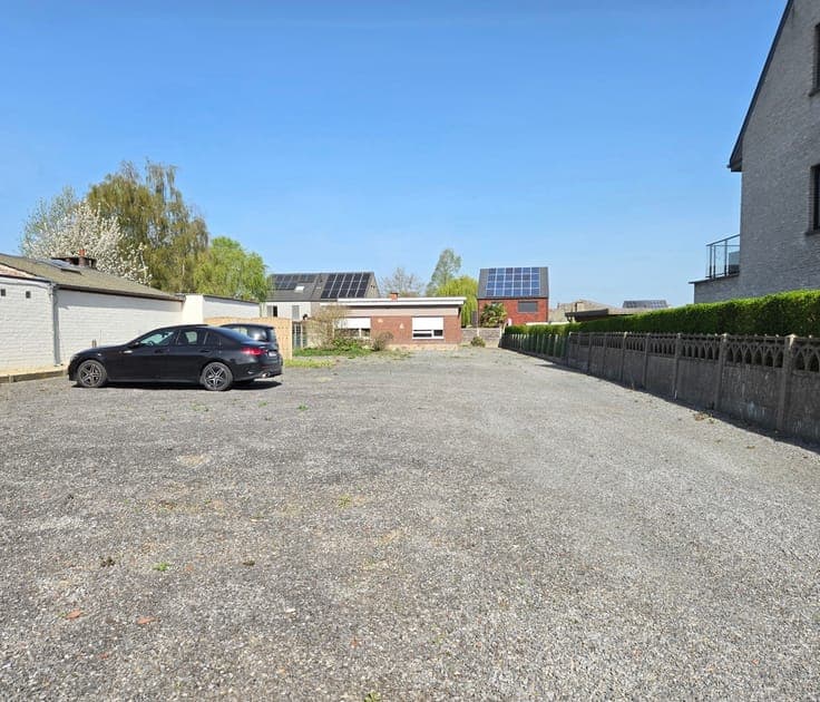 Bungalow with immense potential