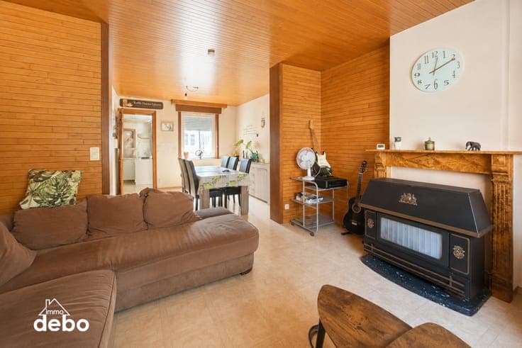 Gezinswoning met garage, 2 slaapkamers, zolder en tuin op...