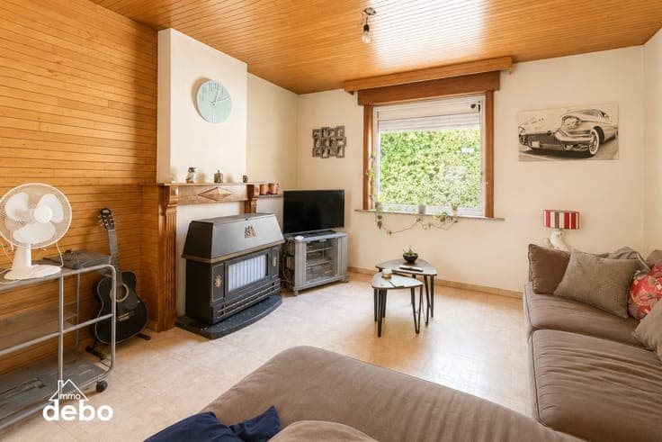 Gezinswoning met garage, 2 slaapkamers, zolder en tuin op...
