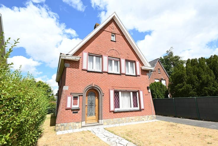 STATIGE villa op MOOI PERCEEL van 614m²!