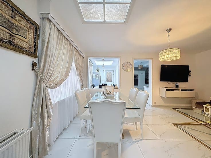 House with 6 bedrooms and garage for sale in Antwerp