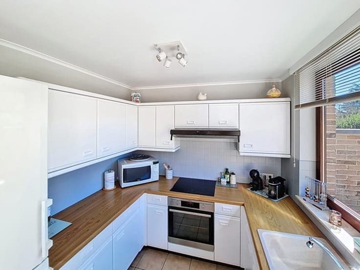 4-bed bel-étage with garden, south-facing terrace & garage
