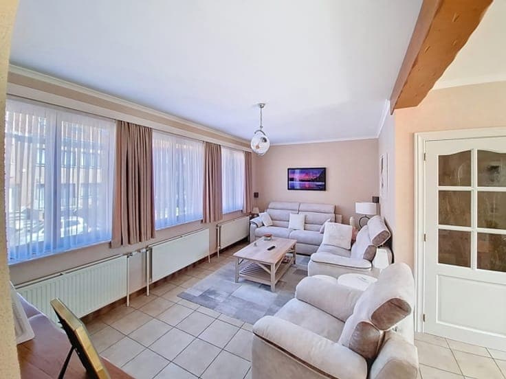 4-bed bel-étage with garden, south-facing terrace & garage