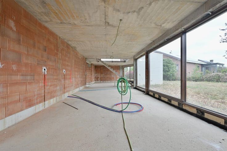 Shell villa on 932 m²: create your own dream home here
