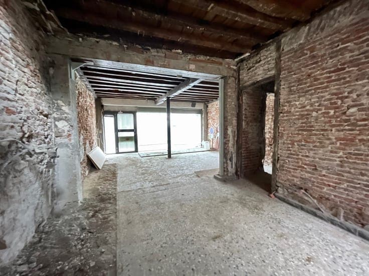 MAISON DE COMMERCE & D'HABITATION! A VENDRE AVEC PERMIS