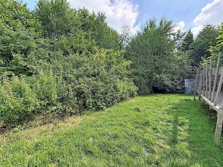 Chalet sur un terrain de plus de 23 ares
