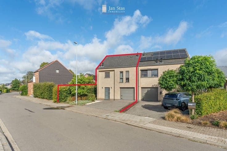 Ruime en energiezuinige halfopen bebouwing met 4 slaapkam...