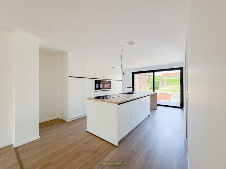 Te koop, volledig gerenoveerde woning met tuin te Anzegem