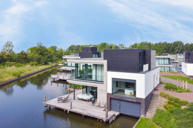 Holiday Villa on Lake Veere with Private Boathouse