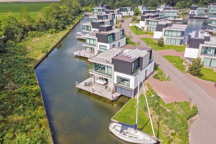 Holiday Villa on Lake Veere with Private Boathouse