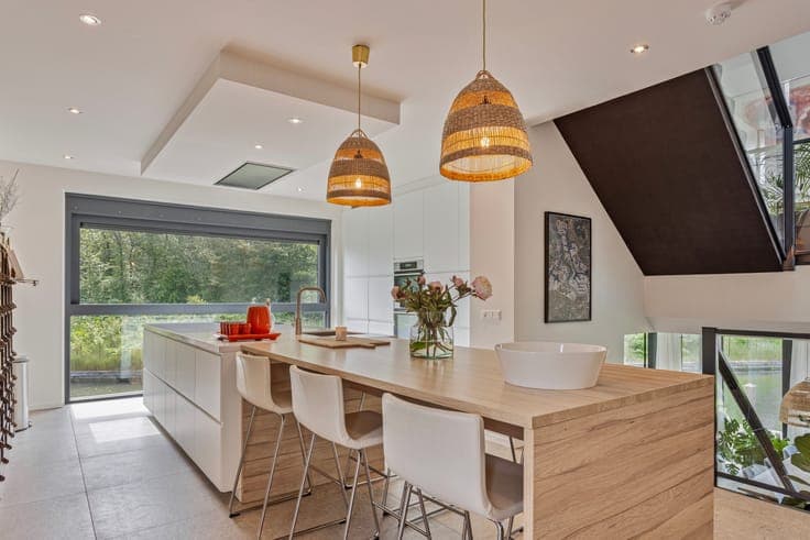 Holiday Villa on Lake Veere with Private Boathouse