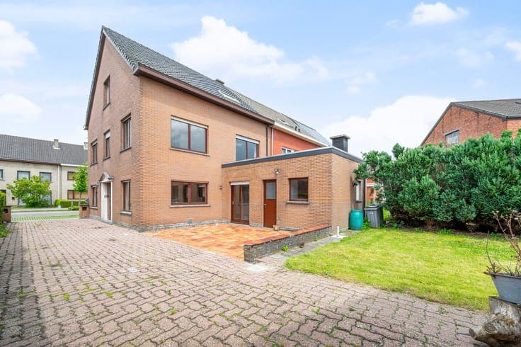 Gezinswoning met ruime tuin op prime locatie in Temse