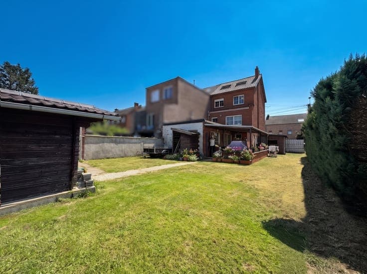 Belle maison 3 façades avec jardin
