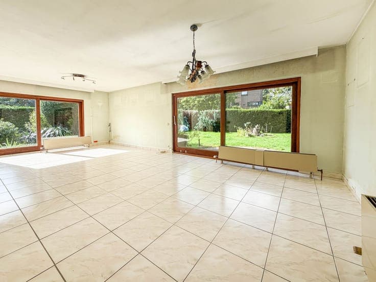 Villa 3 ch (+ bureau) avec jardin et garage, de plain pied