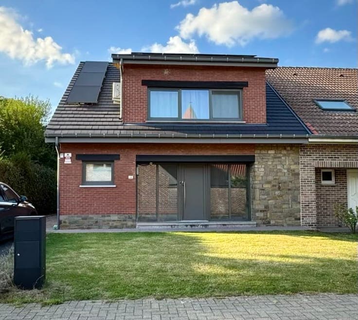 Move-In Ready, Renovated Home with Green Views | EPC B