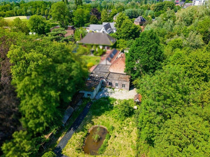 Te koop, uniek perceel / renovatieproject op prachtige li...